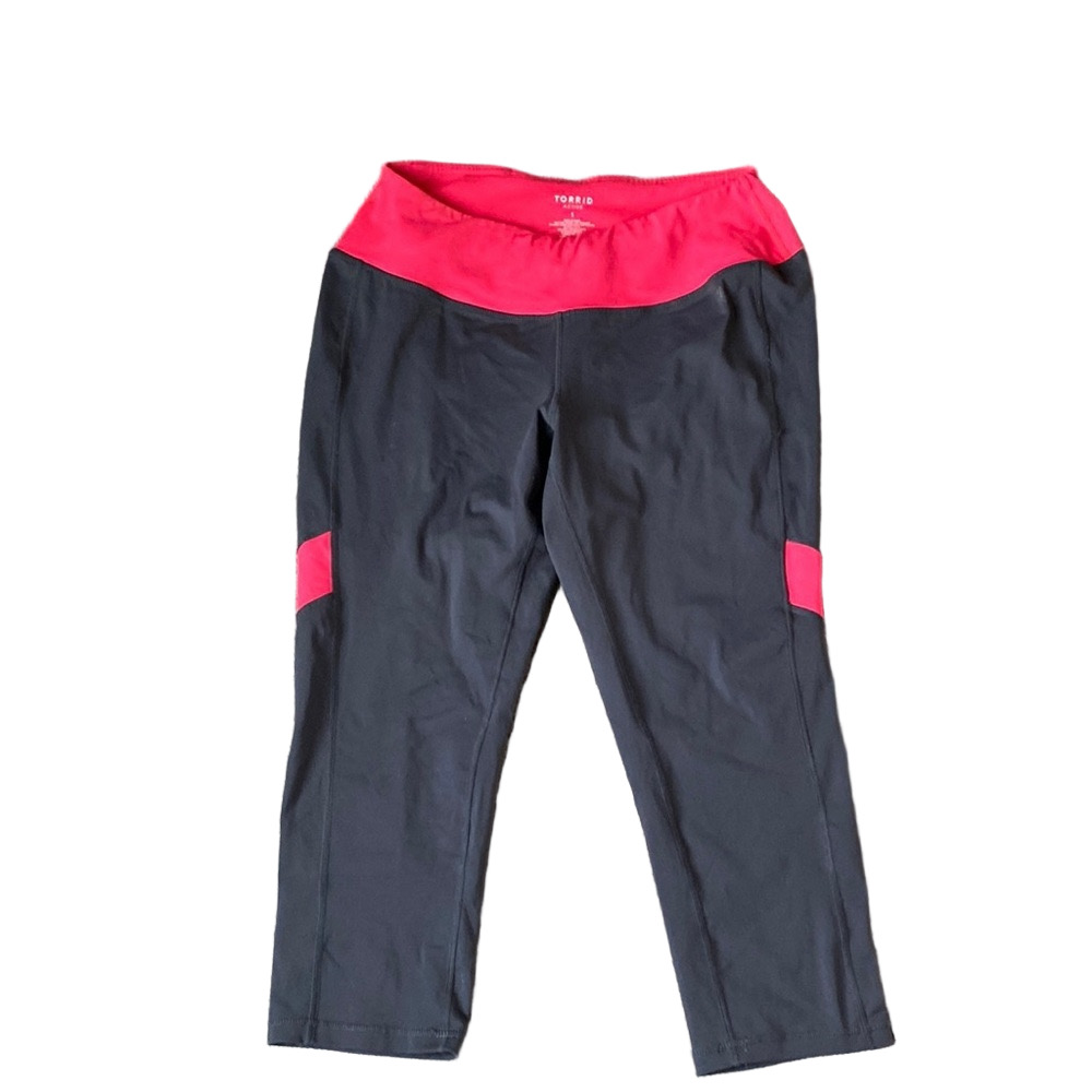 Torrid Active Capri Leggings Gray Pink Colorblock Stretch Workout SIZE 1